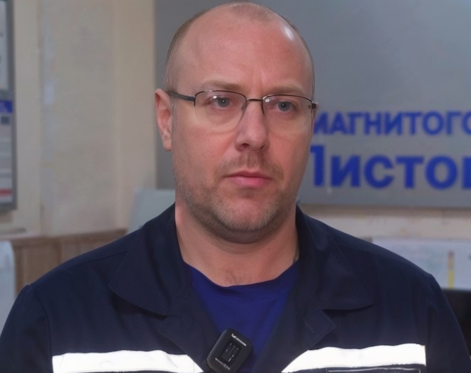 Работа с горячим прокатом 20 лет на промплощадке - именно столько Дмитрий Решетников работает в десятом листопрокатном цехе ПАО «ММК»