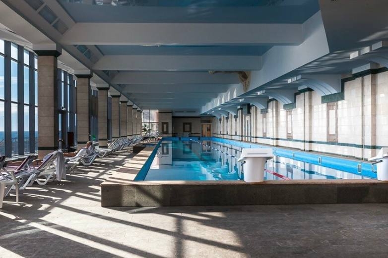 Когда на улице стужа, душу согревают мысли о лете и шуме морского прибоя. Идеальное лето круглый год создают в СПА-отеле «Ливадийский» (Ялта)