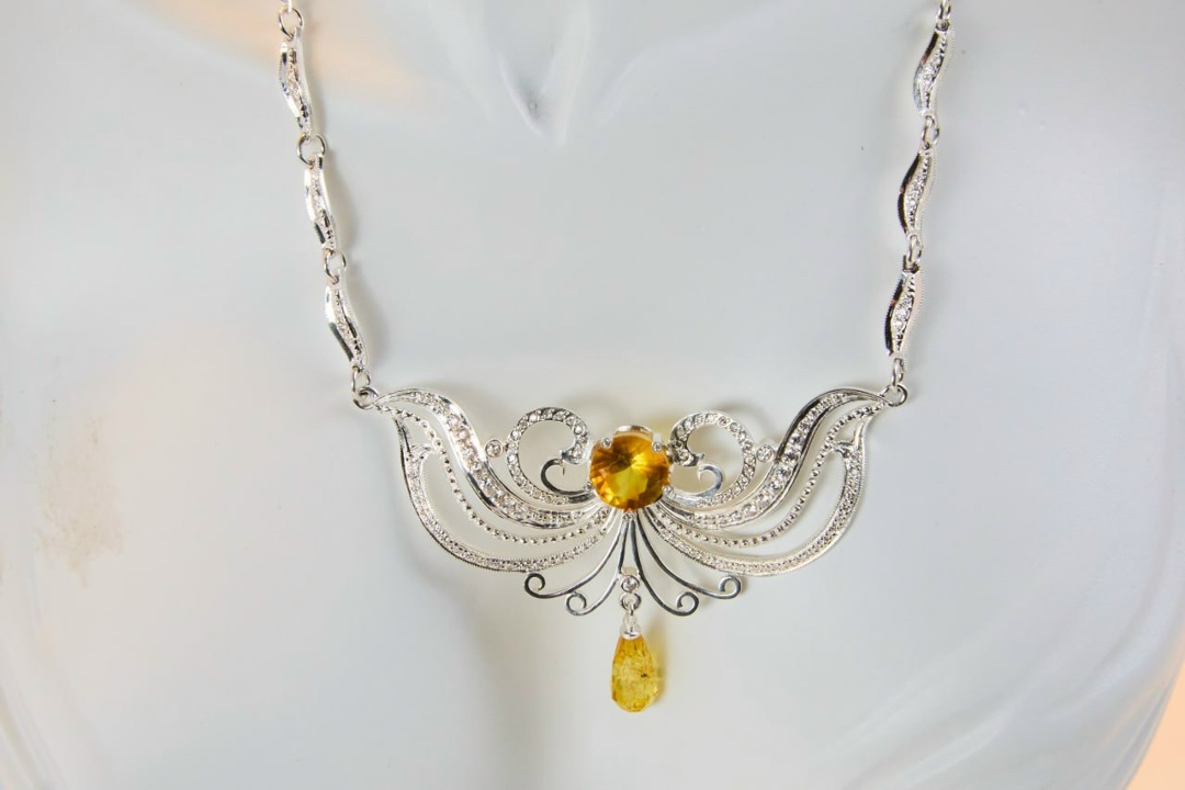 Серебряное кружево и янтарное «золото»