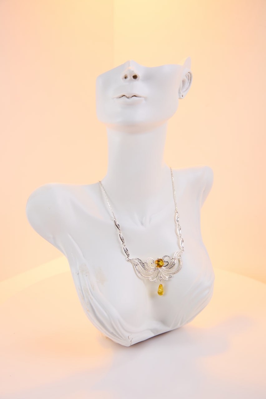 Серебряное кружево и янтарное «золото»