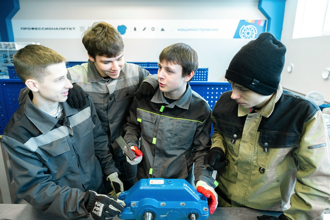 Сергей Кравцов посетил кластер «Профессионалитета» в Тверском политехническом колледже.