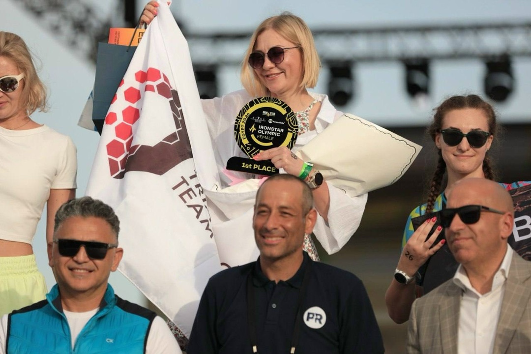 В команде ЛУКОЙЛа — чемпионка! Наша коллега Александра Денежкина взяла золото на международном триатлоне «IRONSTAR Egypt 2026 OLYMPIC», став абсолютной…