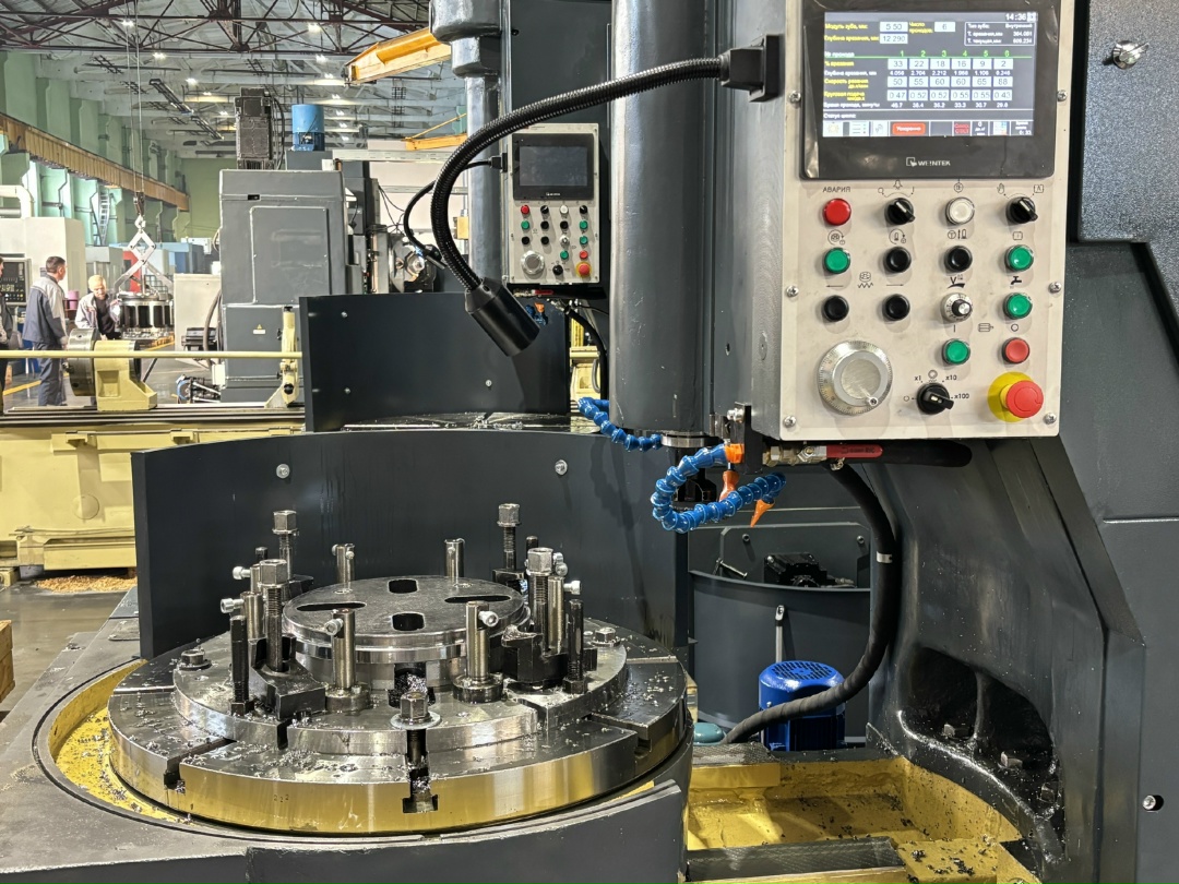 Для AURUS'а и для КАМАЗа В новом производственном комплексе «Муромского машиностроительного завода» во Владимирской области наладили производство новых…