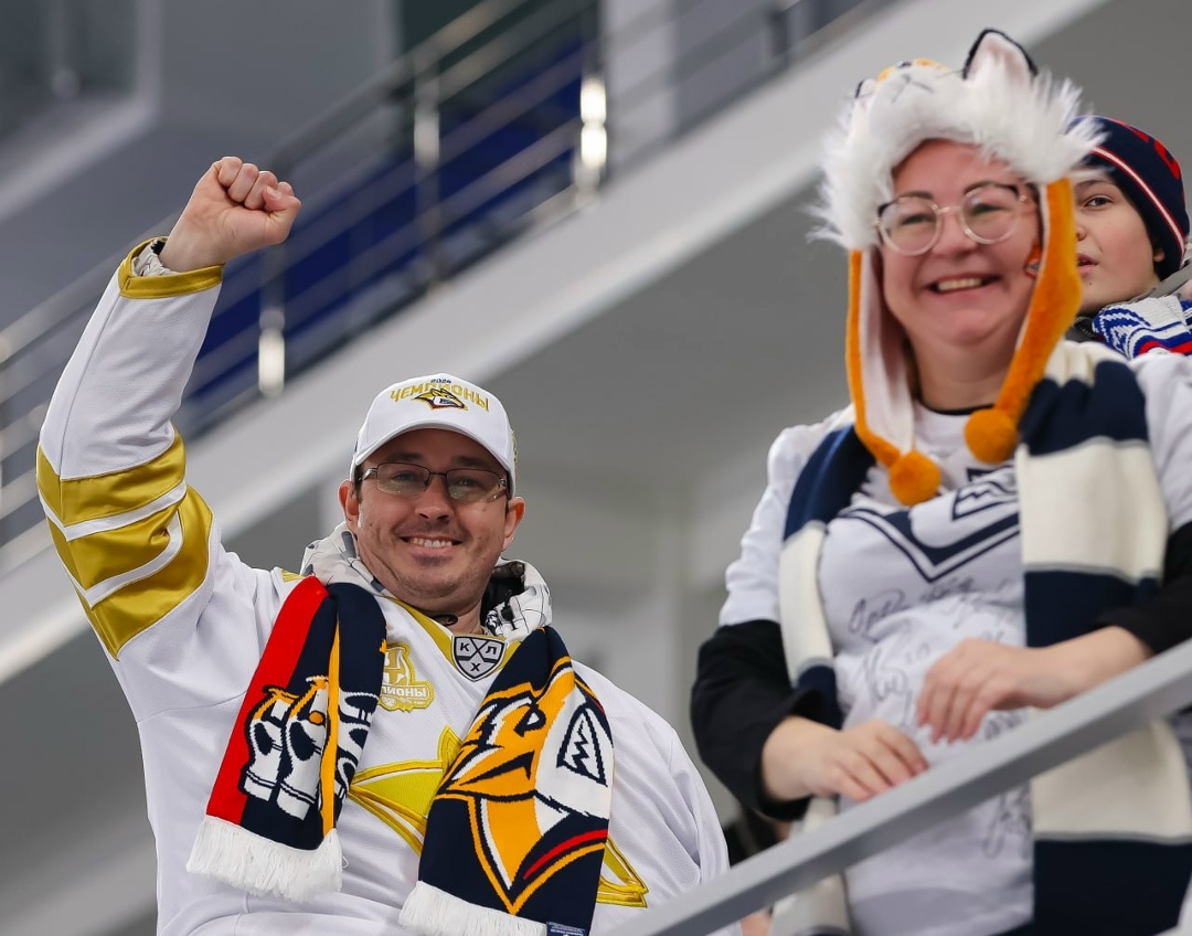 И курьёз, и всерьёз! Перед паузой в регулярном чемпионате Металлург взял свои два очка, обыграв в Тольятти «Ладу» — 3:2