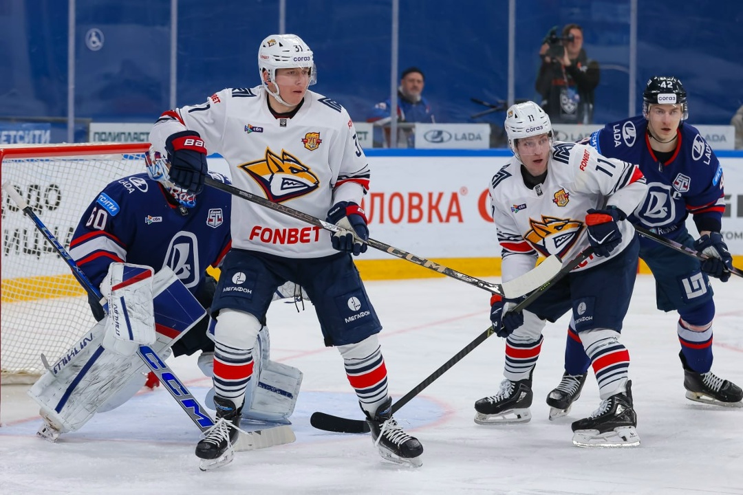 И курьёз, и всерьёз! Перед паузой в регулярном чемпионате Металлург взял свои два очка, обыграв в Тольятти «Ладу» — 3:2