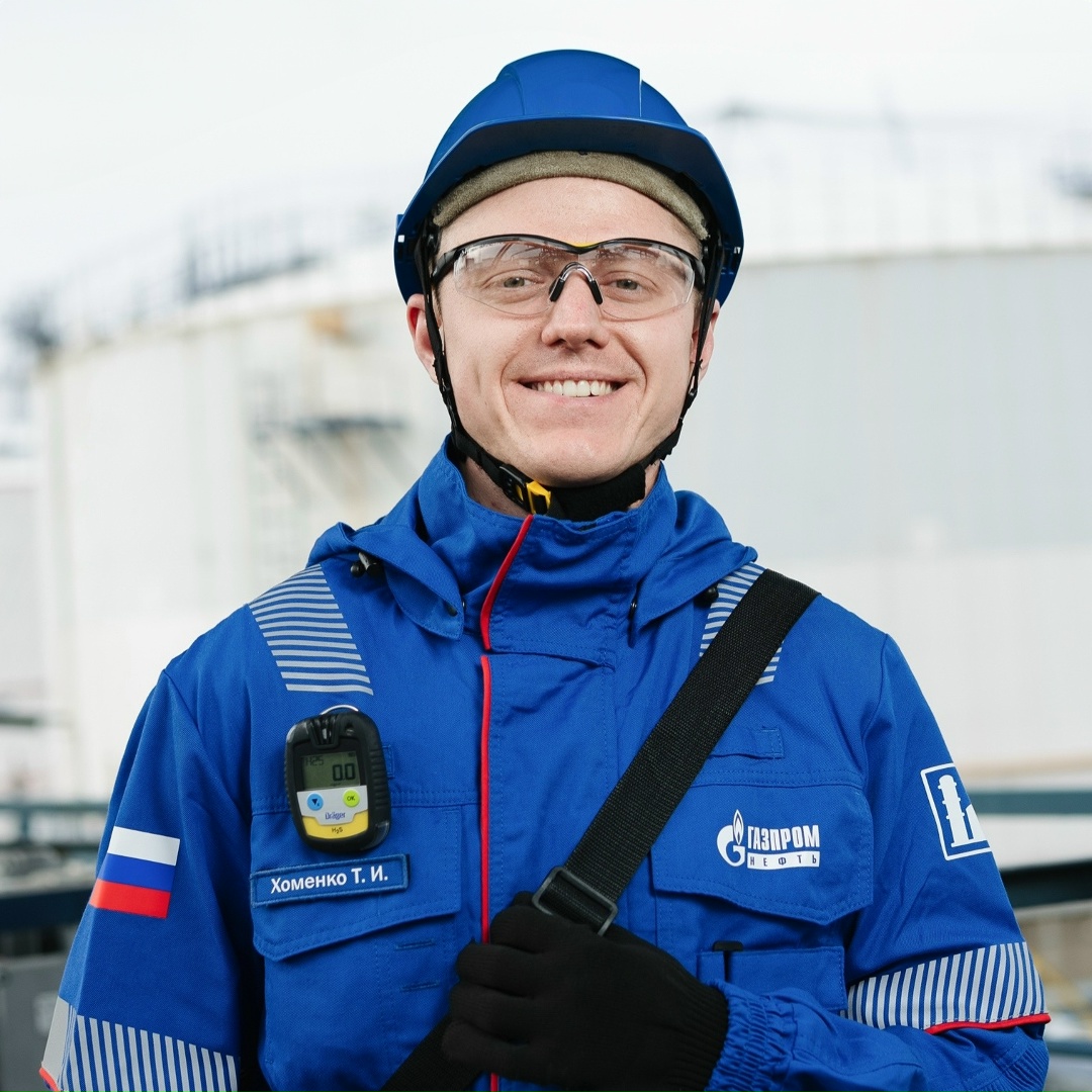 «Мы производим топливо, на котором ездит каждый третий автомобиль в Москве», — рассказывает Тимофей Хоменко с нашего Московского нефтеперерабатывающего завода…