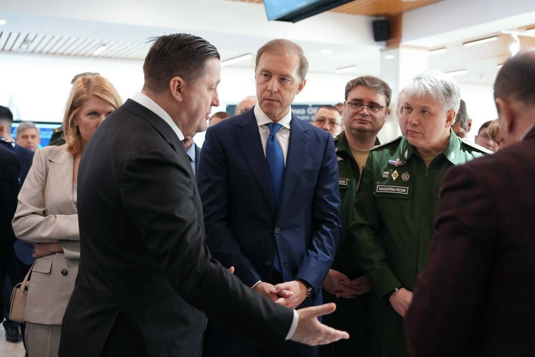 Денис Мантуров посетил военный инновационный технополис «Эра».