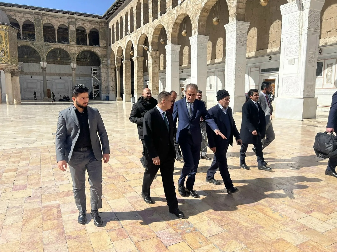 Глава Минстроя России Ирек Файзуллин в рамках официального визита в Сирию посетил Мечеть Омейядов