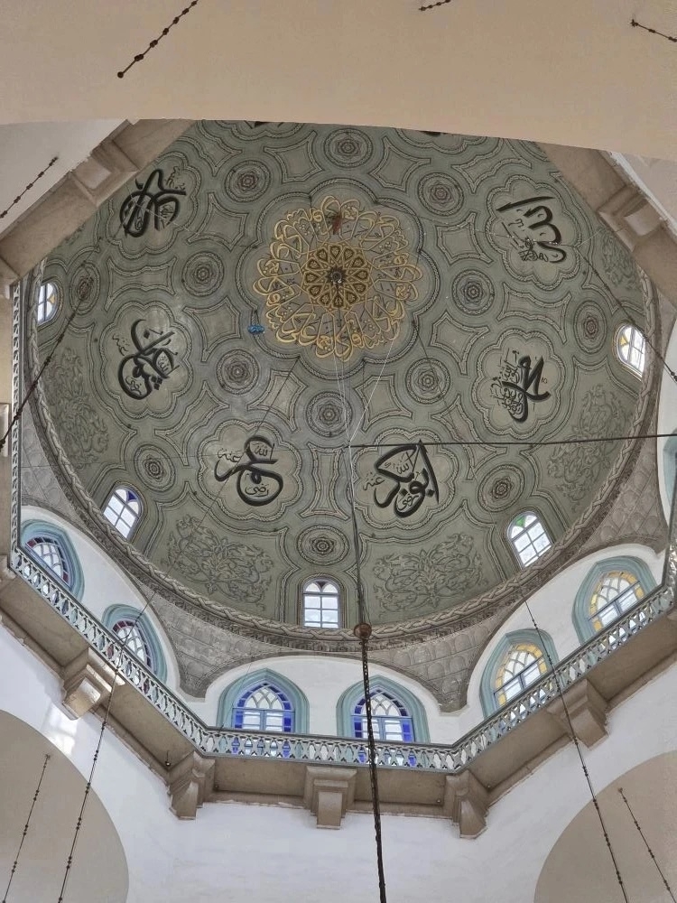 Глава Минстроя России Ирек Файзуллин в рамках официального визита в Сирию посетил Мечеть Омейядов