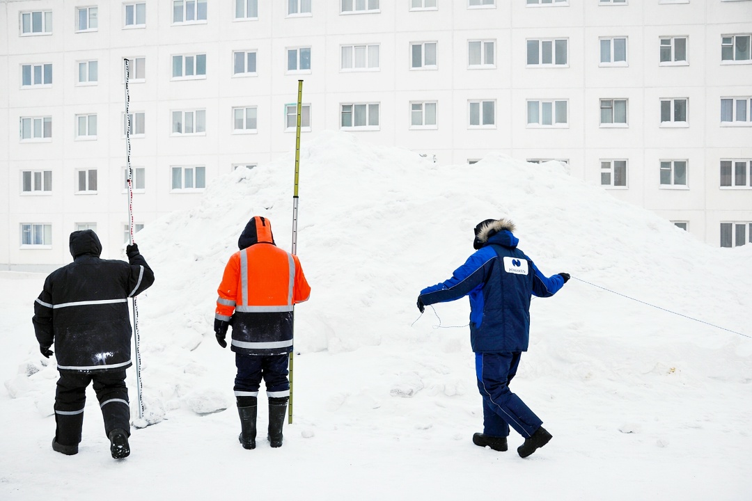 Лютые морозы и сугробы по пояс В таких условиях прошла третья зимняя полевая школа Заполярного государственного университета