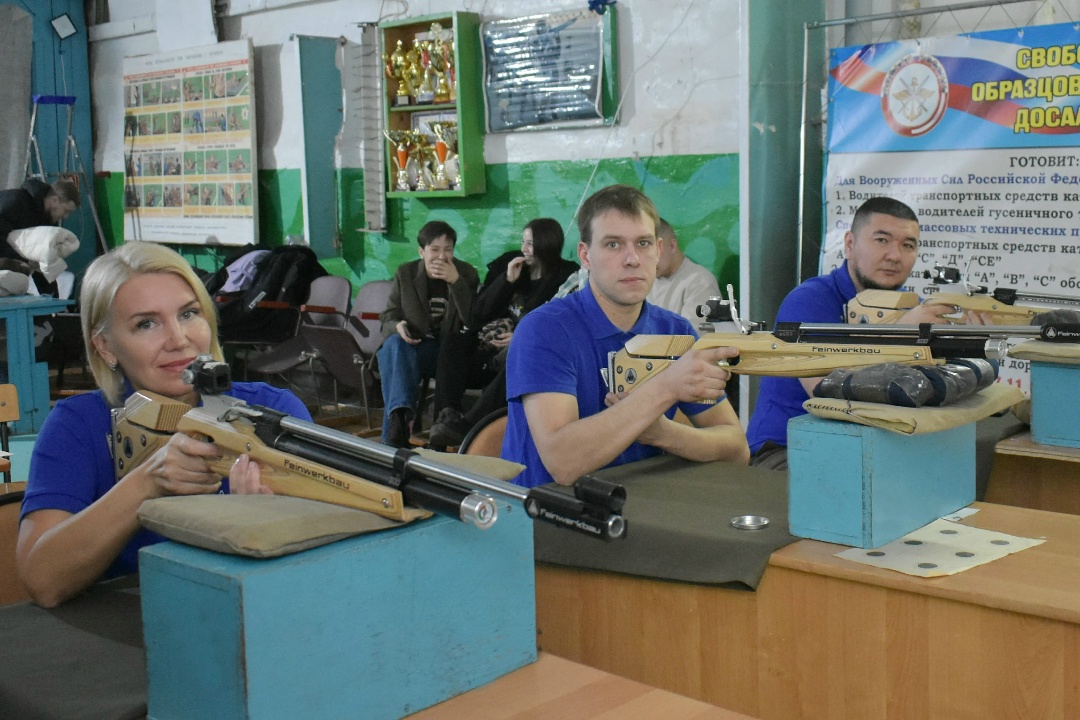 ЛУЧШИЕ В ПУЛЕВОЙ СТРЕЛЬБЕ Спортсмены «Газпром переработка Благовещенск» продолжают собирать награды на Спартакиаде трудовых коллективов города Свободного