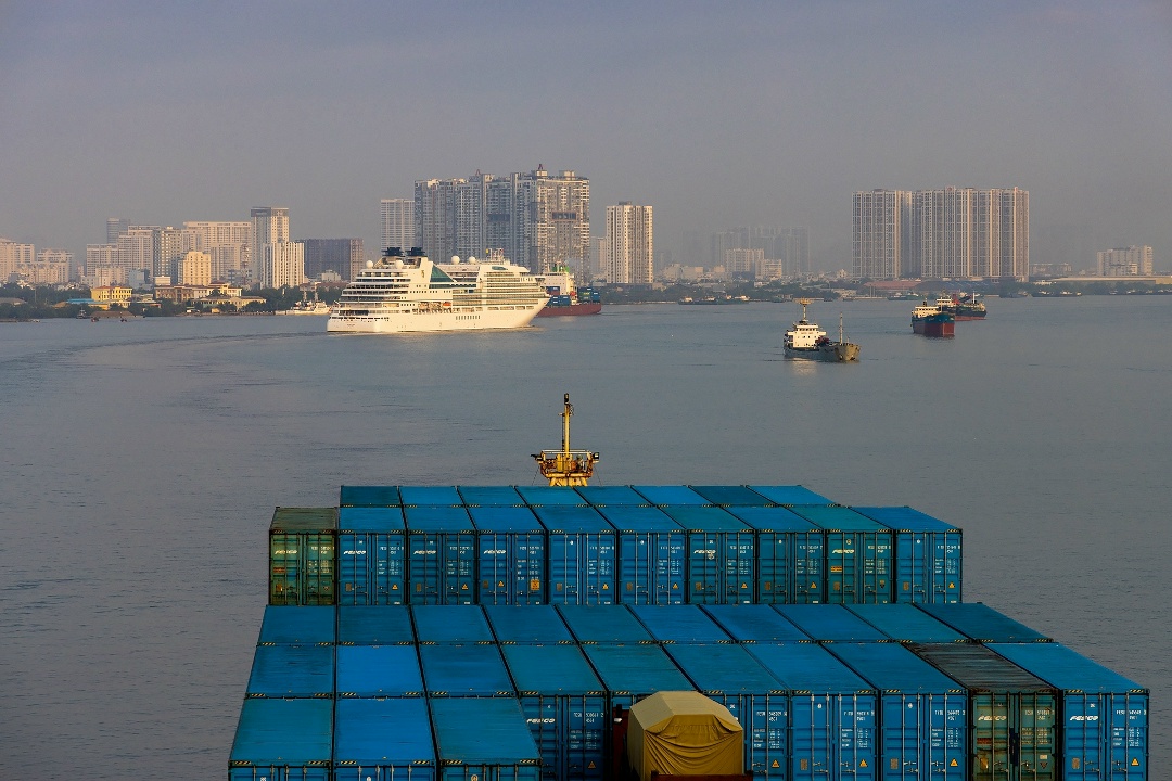 Плавание — не только море, закаты и дельфины. Это ещё и порты в разных странах, каждый из которых по-своему уникален и интересен.