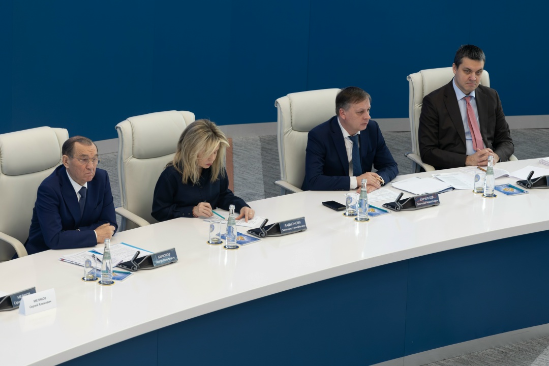 Дмитрий Патрушев провел совещание о готовности к обеспечению безопасности прохождения паводкоопасного периода и пожароопасного сезона 2026 года.