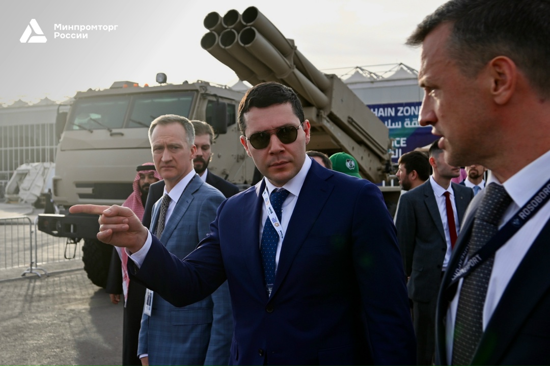 Антон Алиханов посетил World Defense Show 2026