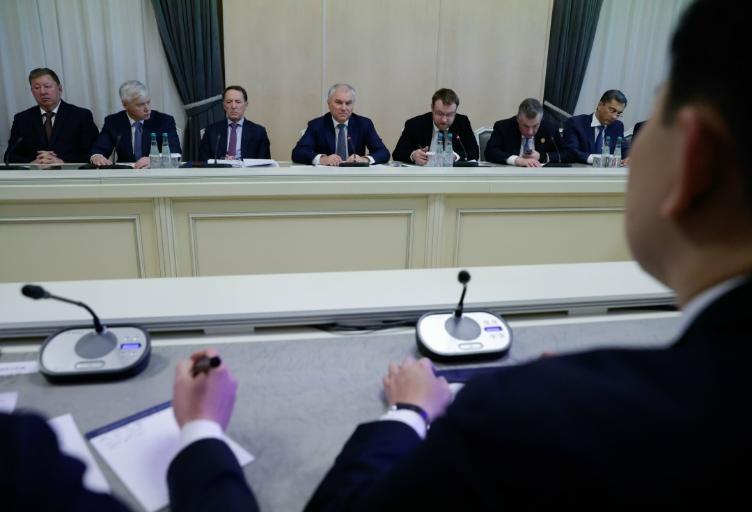 В Государственной Думе состоялась двусторонняя встреча Председателя ГД Вячеслава Володина и Председателя Великого Государственного Хурала Монголии Ням-Осорын…