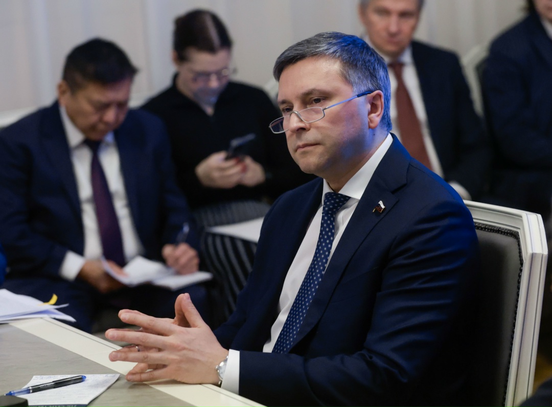 В Государственной Думе состоялась двусторонняя встреча Председателя ГД Вячеслава Володина и Председателя Великого Государственного Хурала Монголии Ням-Осорын…