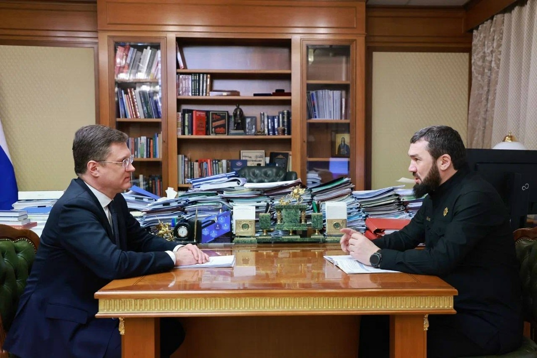 Александр Новак встретился с председателем правительства Чеченской Республики Магомедом Даудовым.