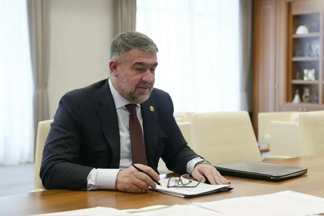 Глава Минстроя России Ирек Файзуллин провел совещание по вопросам развития строительной отрасли в Чеченской Республике