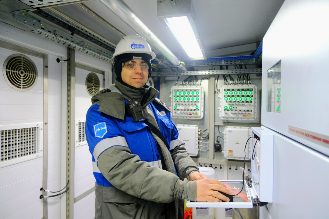 НОВЫЙ КОМПЛЕКС АНАЛИТИКИ ГАЗА На Амурском ГПЗ введен в опытную эксплуатацию отечественный комплекс для высокоточной аналитики природного газа