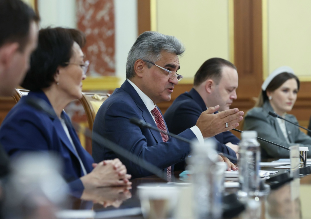 Михаил Мишустин встретился с депутатами фракции «Новые люди».