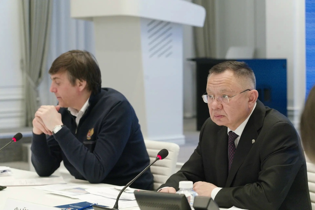 В Минстрое России обсудили реализацию пилотного проекта строительства передовой школы в Новгородской области