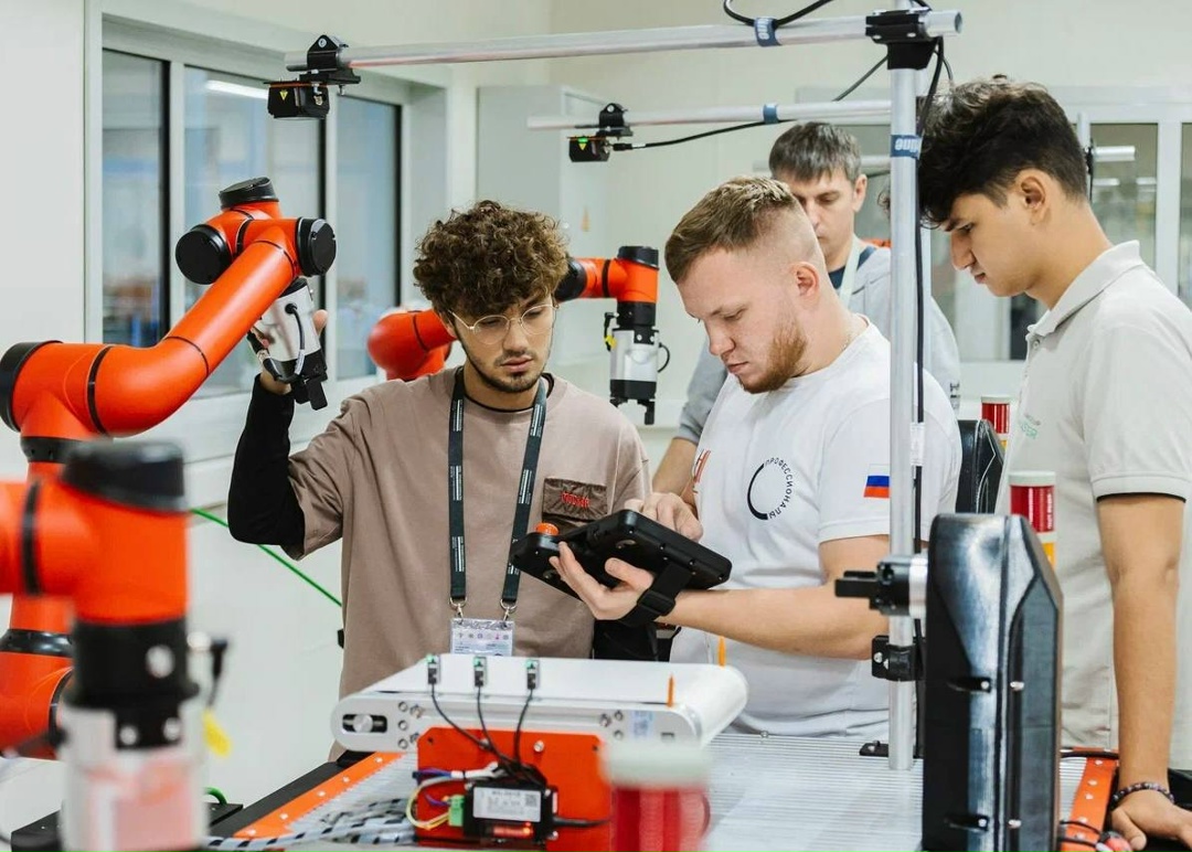 Дмитрий Чернышенко: Рекордное количество студентов заявлено на участие в региональном этапе чемпионата «Профессионалы».