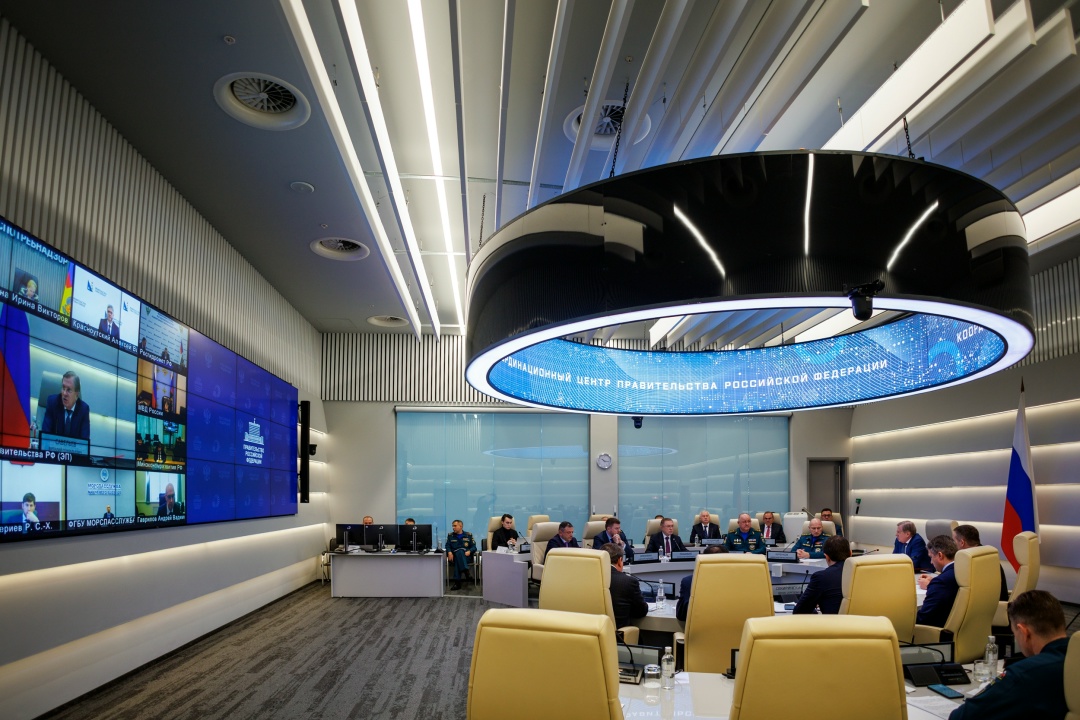 Виталий Савельев провел заседание правкомиссии по ликвидации последствий чрезвычайной ситуации в Керченском проливе.