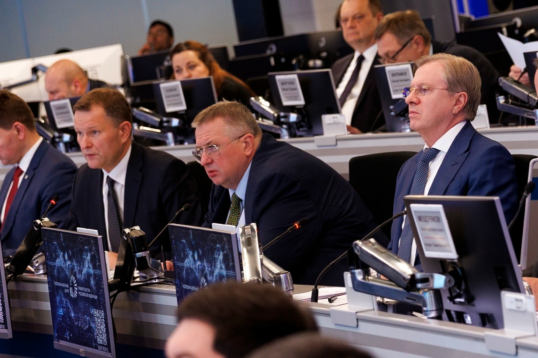 Виталий Савельев провел заседание по транспортно-логистическим коридорам.