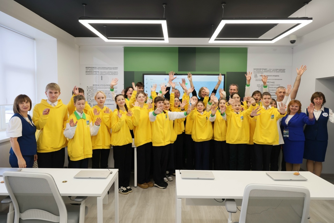 Оксана Лут и Сергей Кравцов ознакомились с развитием аграрного образования в Белгородской области