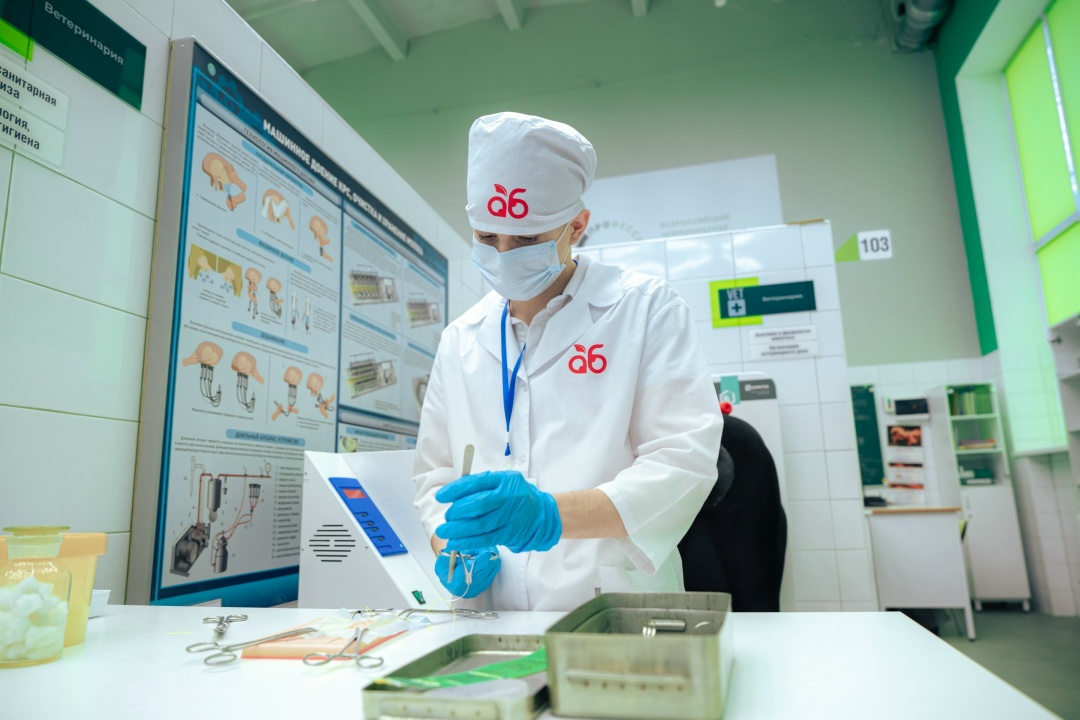 Оксана Лут и Сергей Кравцов ознакомились с развитием аграрного образования в Белгородской области