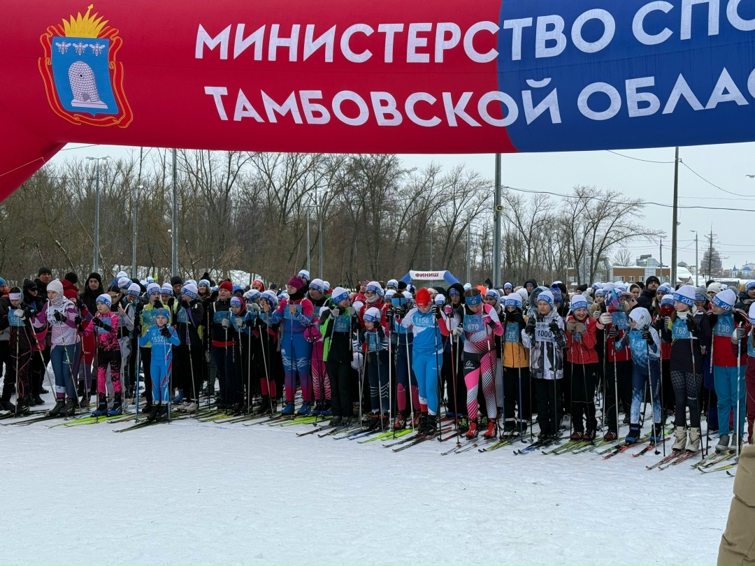 Старт дан: «Лыжня России» собрала в Тамбове более 2,5 тысяч участников: спортсменов и любителей. Самые яркие - сотрудники Мясного бизнеса «Русагро»