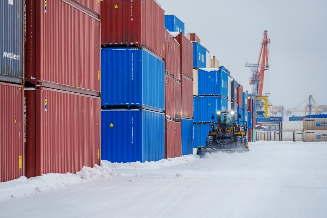 Зимняя эстетика На Северо-Западе — настоящая зима: в Санкт-Петербурге стабильный минус, снегопады сменяют друг друга, а воды Финского залива сковал лёд.