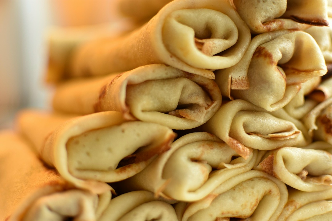 Стоимость приготовления порции блинов на семью из четырех человек за год снизилась на 6%, до 113,9 руб., оценил «Руспродсоюз»