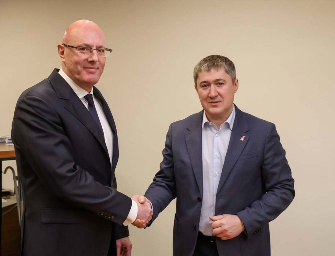 Дмитрий Чернышенко провел рабочую встречу с губернатором Пермского края Дмитрием Махониным.