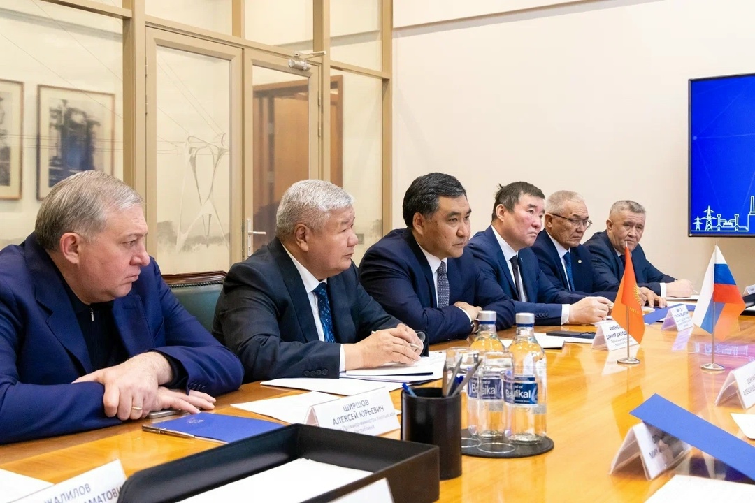 Сергей Цивилев провел рабочую встречу с Первым вице-премьер-министром Кыргызской Республики Данияром Амангельдиевым и Министром энергетики Кыргызской…
