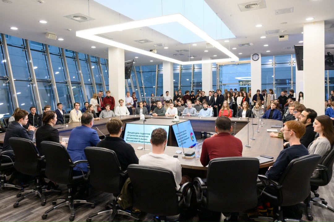 Стартовал восьмой этап эстафеты «Мои финансы» — «Азбука инвестора»