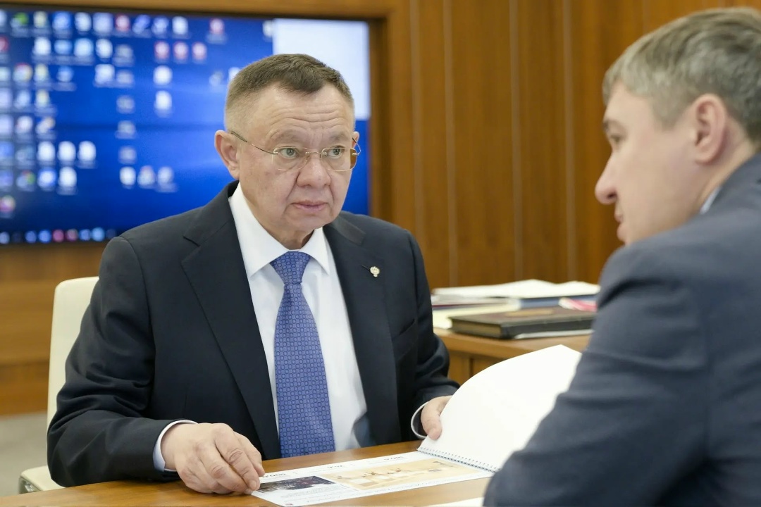 Министр строительства и ЖКХ РФ Ирек Файзуллин провел рабочую встречу с Губернатором Пермского края Дмитрием Махониным