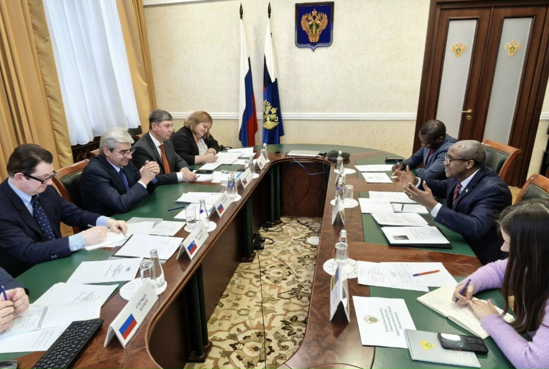 Руководитель Ростехнадзора Александр Трембицкий провёл встречу с Послом Республики Руанда в Российской Федерации Джозефом Нзабамвитой