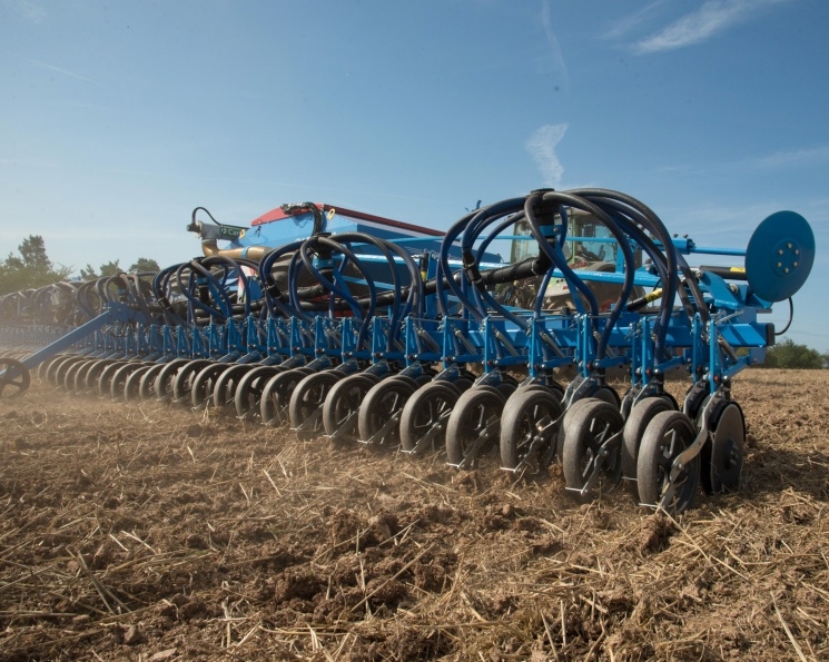 «Росагролизинг» в этом году запускает программу по созданию сети машинно-технологических компаний (МТК), которые будут оказывать услуги аграриям. С помощью МТК…