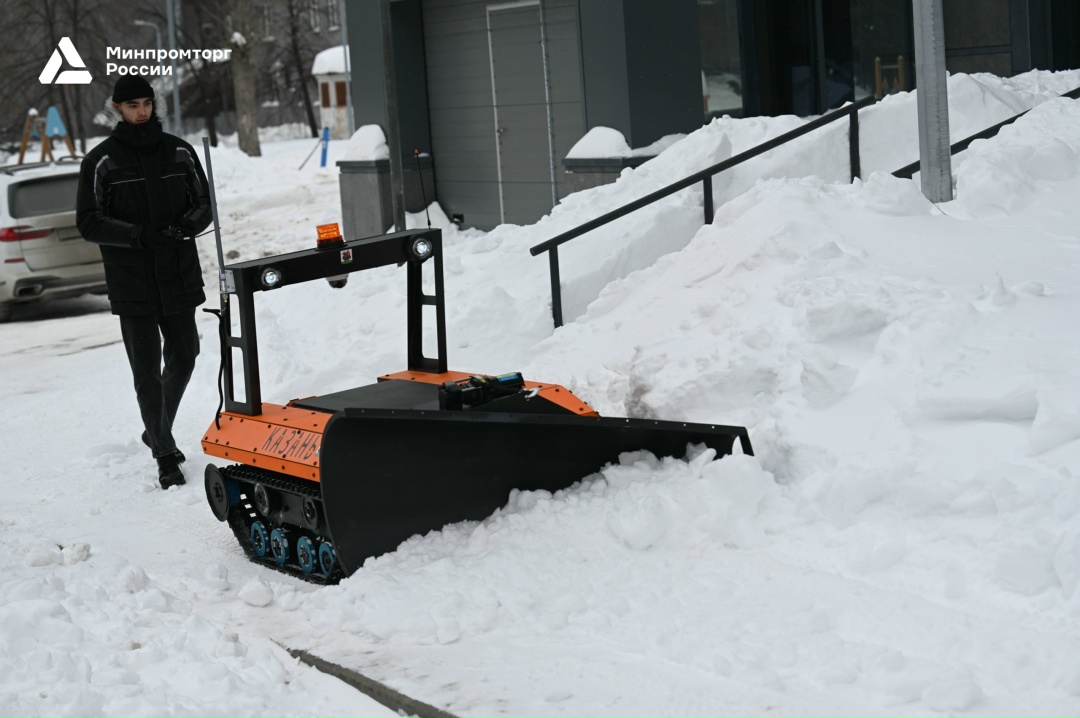 В Татарстане разработали коммунальных роботов для уборки снега