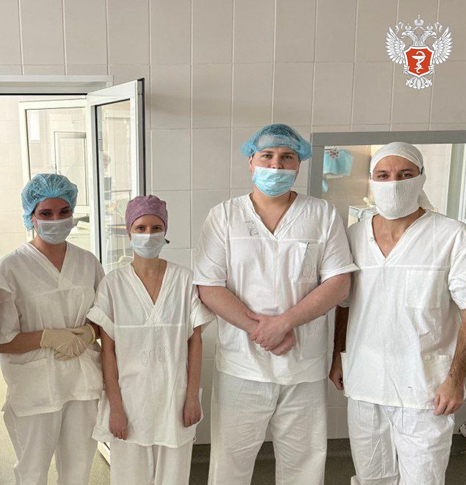 Врачи из Челябинской области впервые в своем медучреждении удалили опухоль желудка через несколько проколов