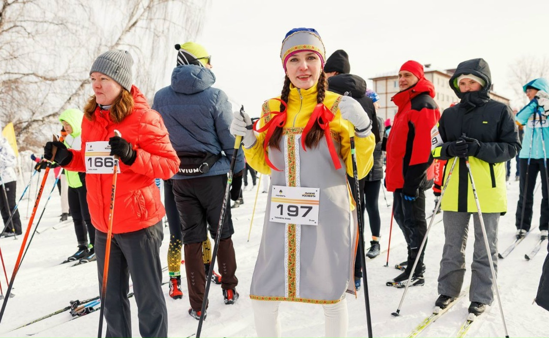 На старт, внимание — лыжня! Более 370 спортсменов из разных предприятий компании, три дистанции от 3 до 10 км и сибирский мороз — в Тюмени прошла «Лыжня…