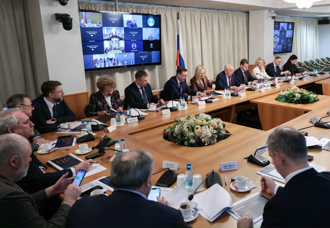 В Госдуме обсудили итоги развития Дальнего Востока за 10 лет.