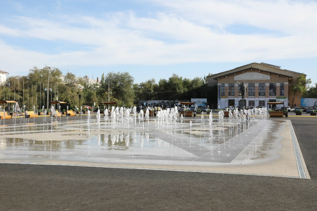 Министр строительства и ЖКХ РФ Ирек Файзуллин провел рабочую встречу с Главой администрации города Байконур Константином Бусыгиным