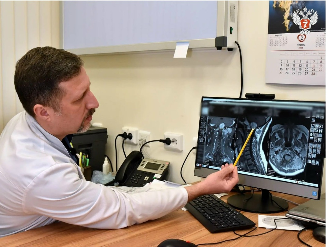 Врачи Республики Крым удалили труднодоступную опухоль, расположенную внутри черепа