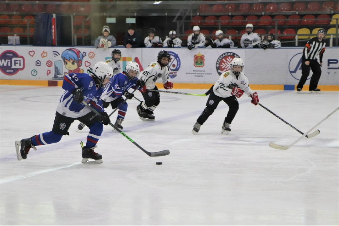 Новая форма для хоккеистов! Теперь междуреченская команда «Вымпел-2015» тренируется с особым настроением