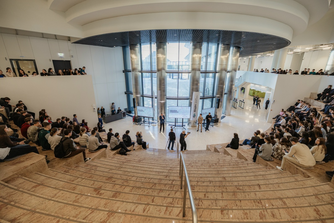 От пары до карьеры в Татнефти Сегодня в Высшей школе нефти стартовал Форум студентов Татнефти. Мероприятие стало мостом между вузом и производством