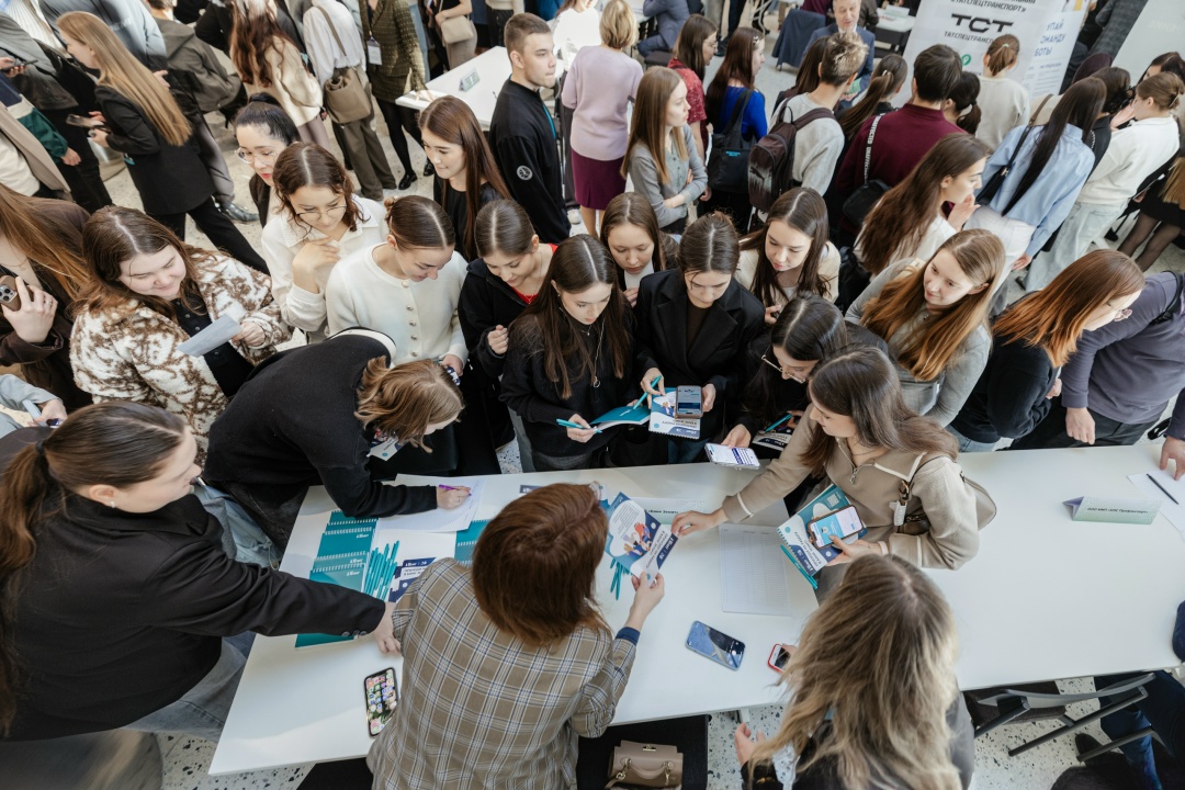 От пары до карьеры в Татнефти Сегодня в Высшей школе нефти стартовал Форум студентов Татнефти. Мероприятие стало мостом между вузом и производством