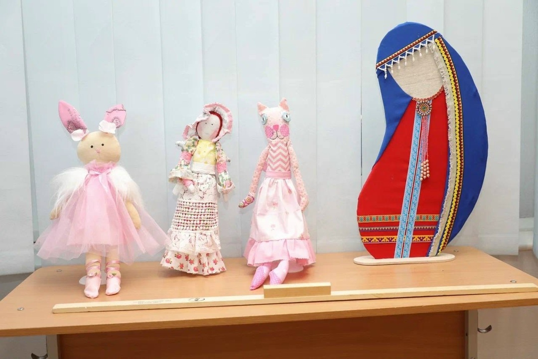 Юные модельеры Севера При поддержке ЛУКОЙЛа в центре детского творчества «КреАйТив» Лангепаса открылись мастерские для создания стилизованных этно-коллекций.