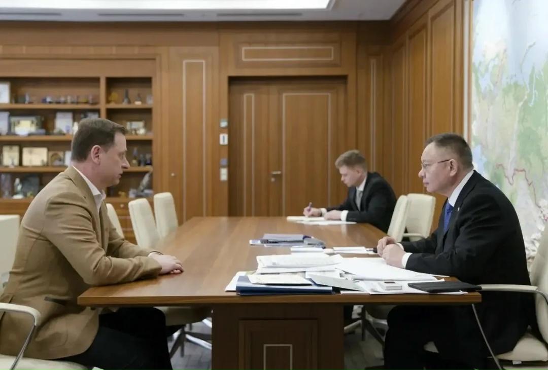 Глава Минстроя России Ирек Файзуллин провел рабочую встречу с мэром города Сочи Андреем Прошуниным